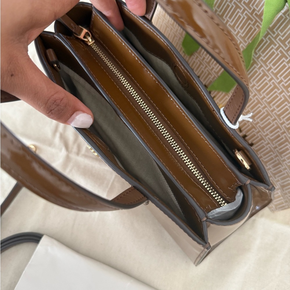 New 450+ Tory Burch Emerson mini tote in rich walnut color Leathe - Picture 5 of 12